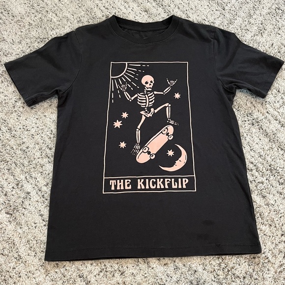 Add-On Graphic Tee - Picture 3 of 4